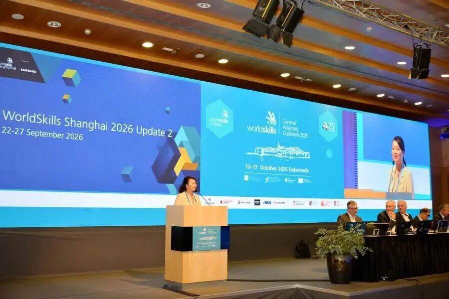 60e7e75a1b9b56891f80a575d72aa660.jpg 60e7e75a1b9b56891f80a575d72aa660.jpg